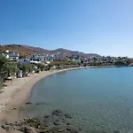 Дом отдыха Marelia - Seafront With Infinity Pool Мегас-Ялос-Нитес