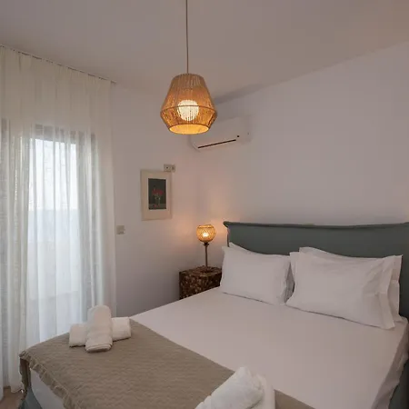 Marelia - Seafront With Infinity Pool *