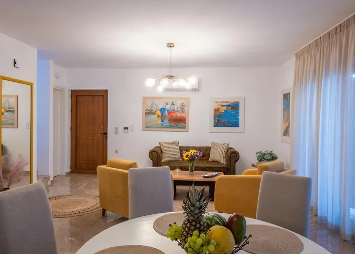 Marelia - Seafront With Infinity Pool Casa vacanze