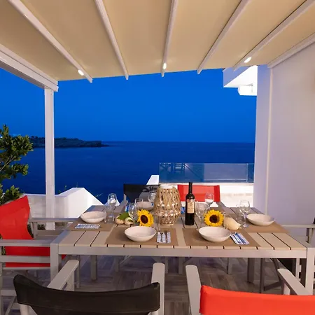 Marelia - Seafront With Infinity Pool بيت للعطل