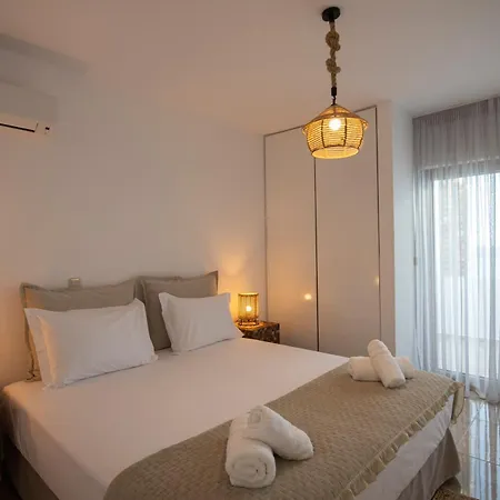 Marelia - Seafront With Infinity Pool Nyaraló