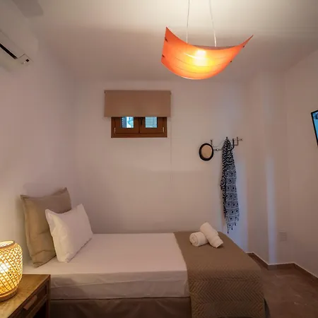 Marelia - Seafront With Infinity Pool Nyaraló *