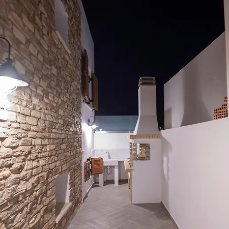 Marelia - Seafront With Infinity Pool *