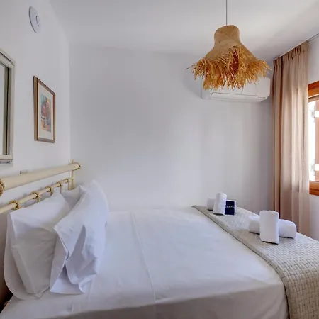 Nyaraló Marelia - Seafront With Infinity Pool *