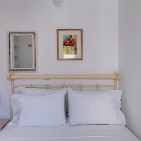 Marelia - Seafront With Infinity Pool Nyaraló