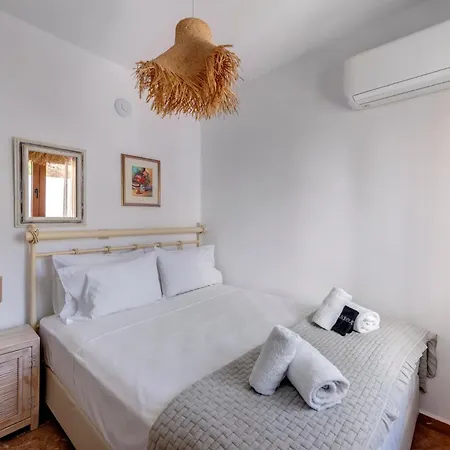 Marelia - Seafront With Infinity Pool