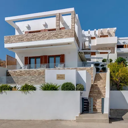 Marelia - Seafront With Infinity Pool بيت للعطل