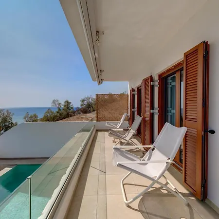 بيت للعطل Marelia - Seafront With Infinity Pool *