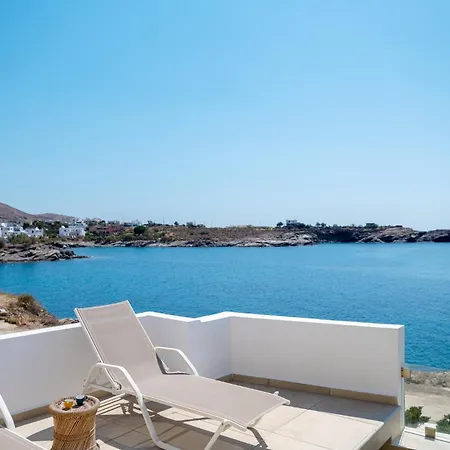 בית נופש Marelia - Seafront With Infinity Pool *