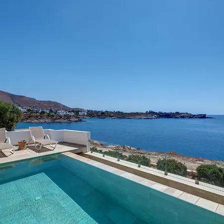 Marelia - Seafront With Infinity Pool בית נופש *