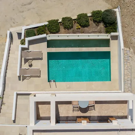 בית נופש Marelia - Seafront With Infinity Pool
