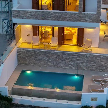 Marelia - Seafront With Infinity Pool בית נופש