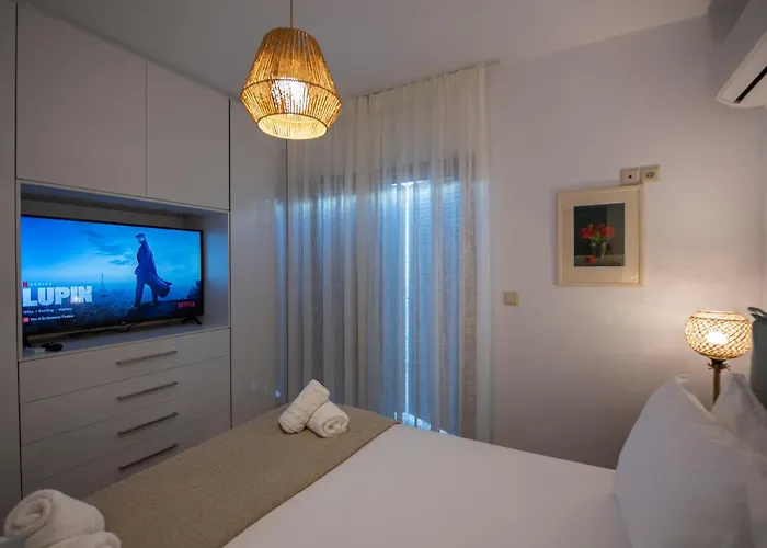 Marelia - Seafront With Infinity Pool Megas Gialos - Nites