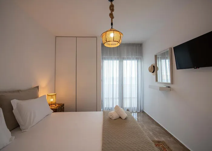 Holiday home Marelia - Seafront With Infinity Pool Megas Gialos - Nites