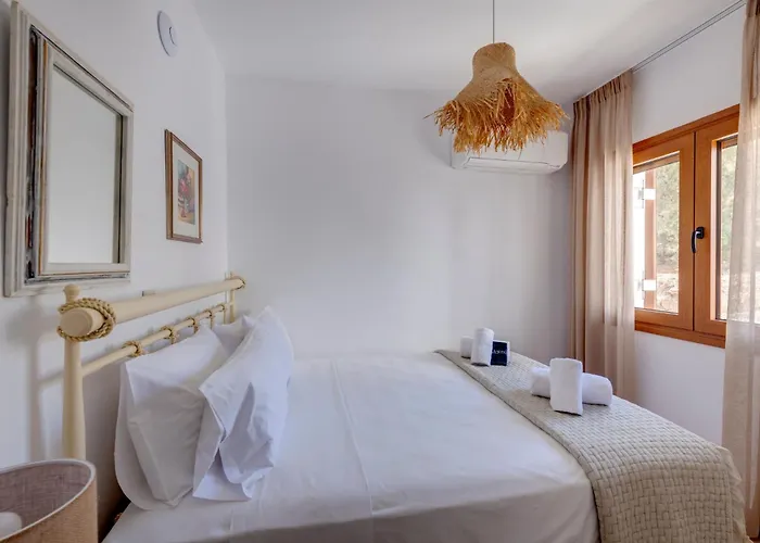 Holiday home Marelia - Seafront With Infinity Pool *