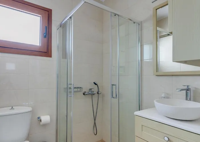 Holiday home Marelia - Seafront With Infinity Pool